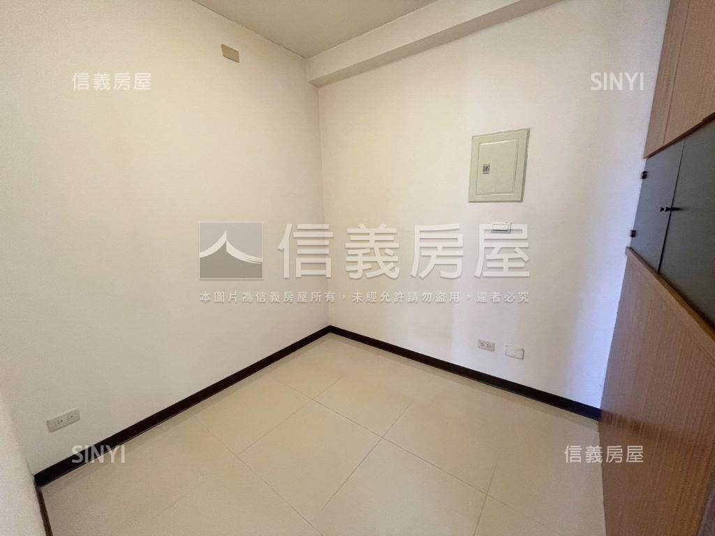 梵谷星空視野２房１室車位房屋室內格局與周邊環境