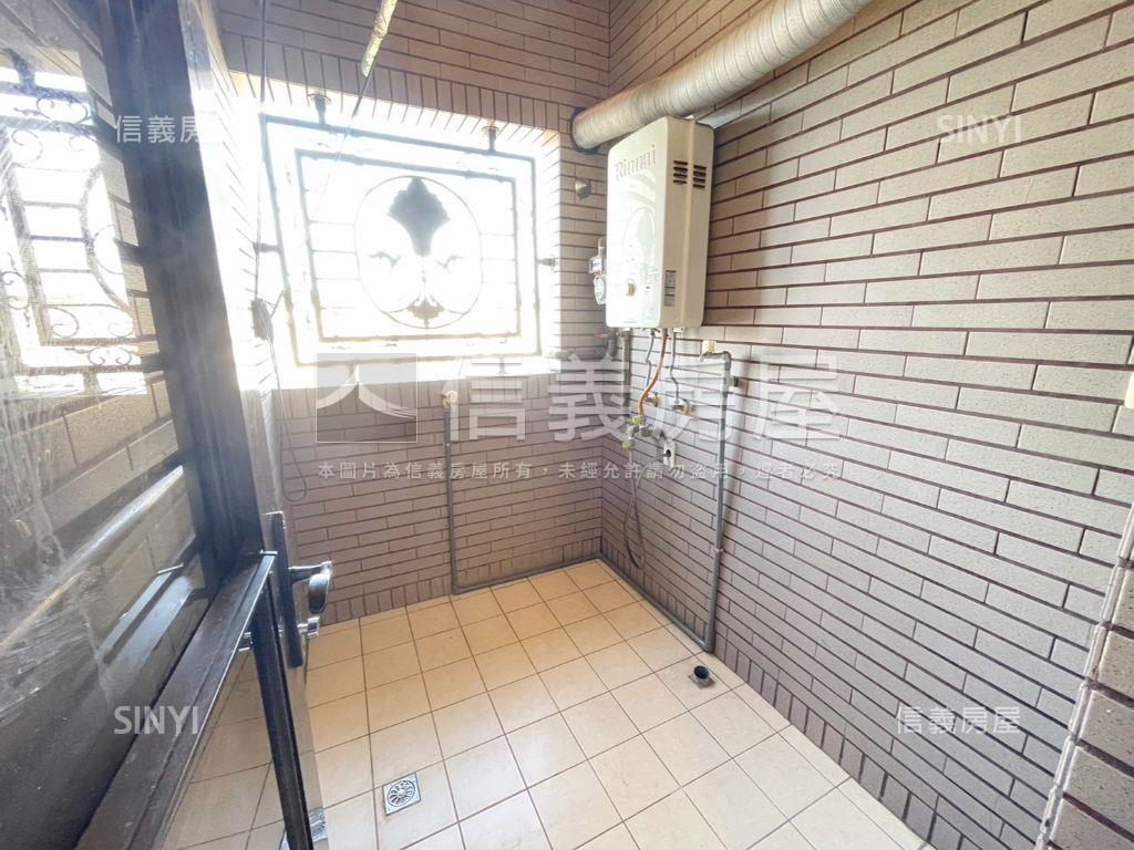 梵谷星空視野２房１室車位房屋室內格局與周邊環境