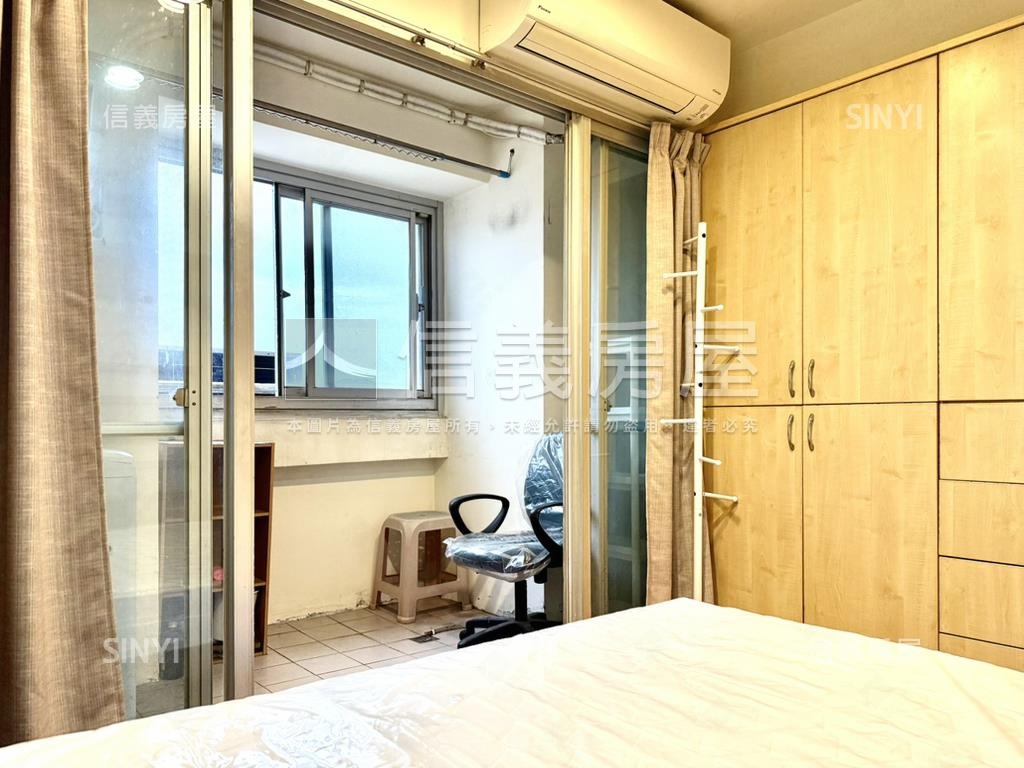東家稀有邊間兩面採光套房房屋室內格局與周邊環境