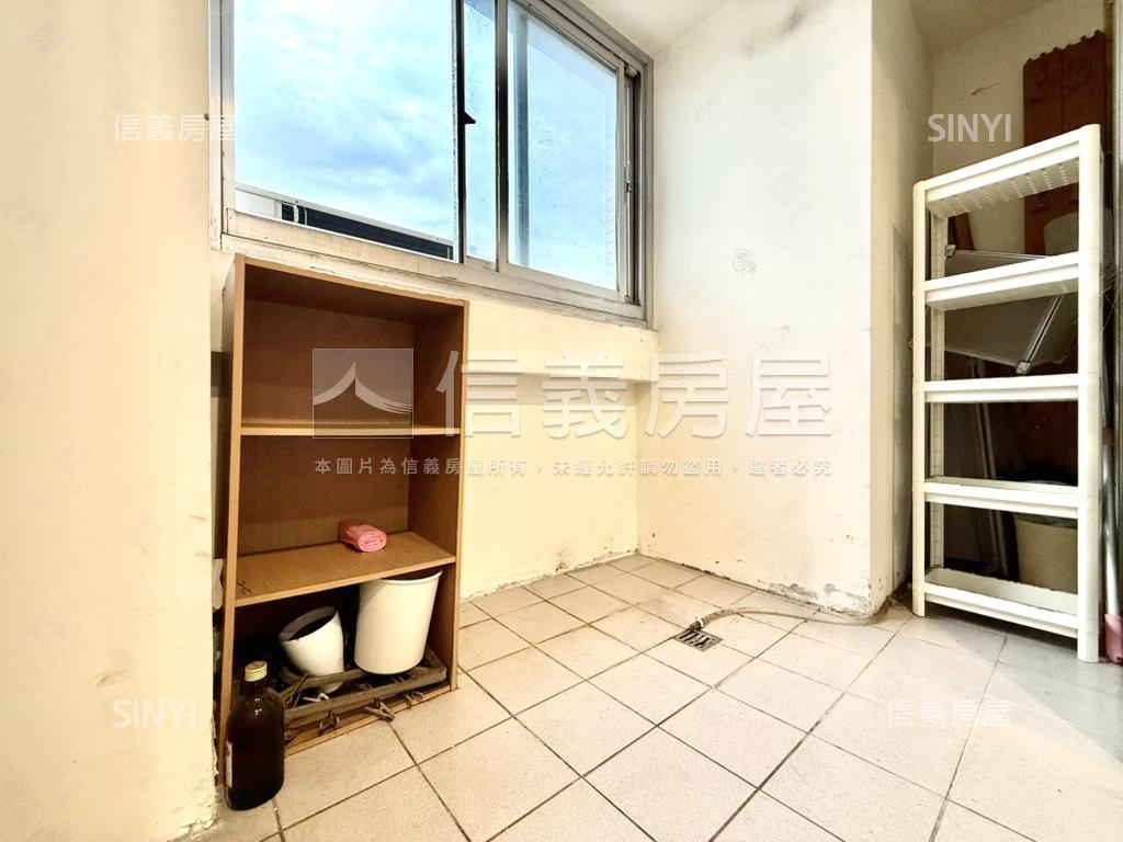 東家稀有邊間兩面採光套房房屋室內格局與周邊環境