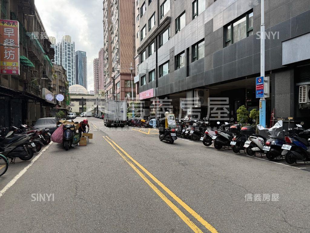 江子翠捷運金店面房屋室內格局與周邊環境