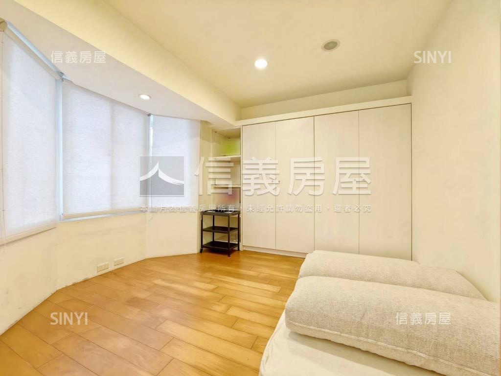 木新樓中樓坡道平面車位房屋室內格局與周邊環境