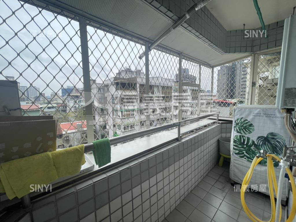 木新樓中樓坡道平面車位房屋室內格局與周邊環境