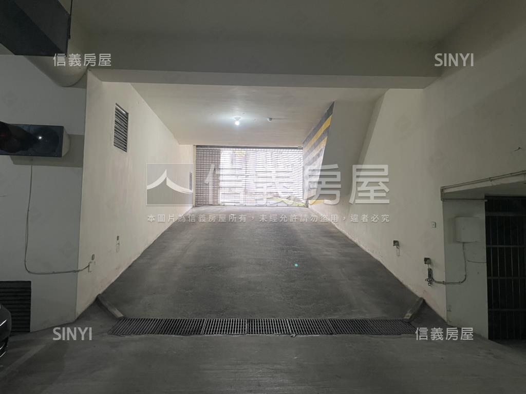 木新樓中樓坡道平面車位房屋室內格局與周邊環境