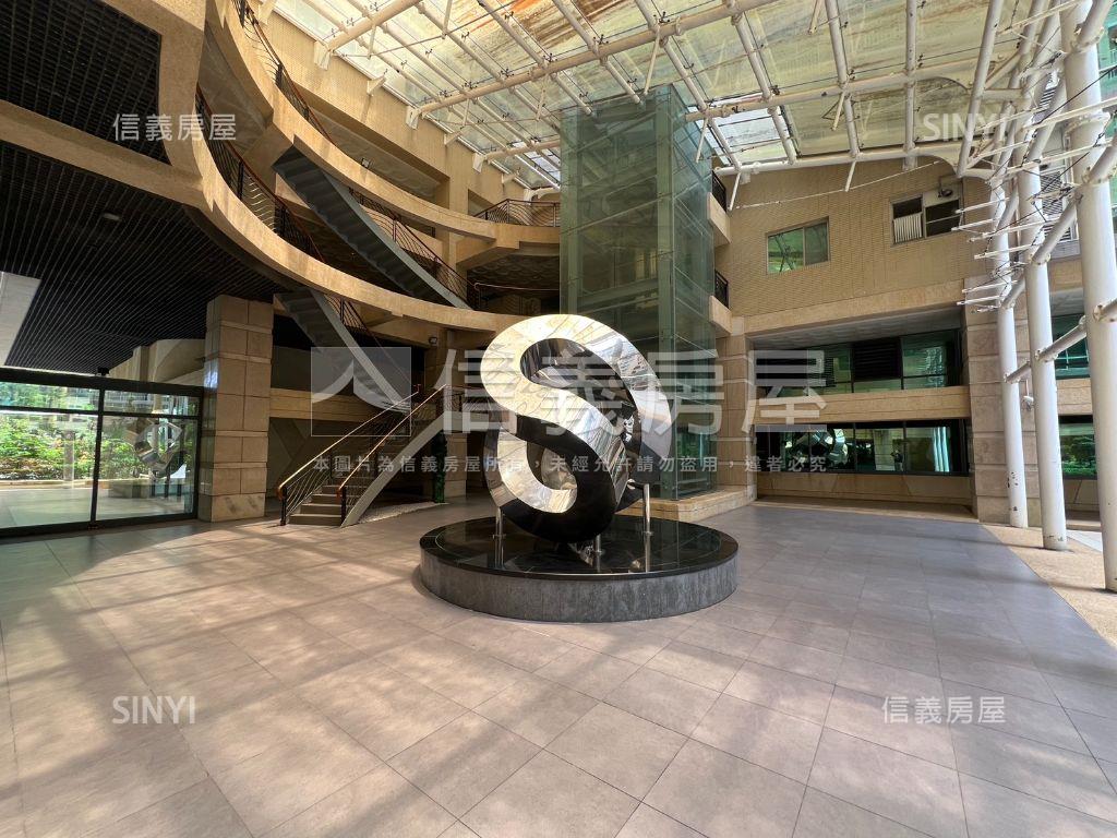 童話世紀稀有挑高高樓美屋房屋室內格局與周邊環境