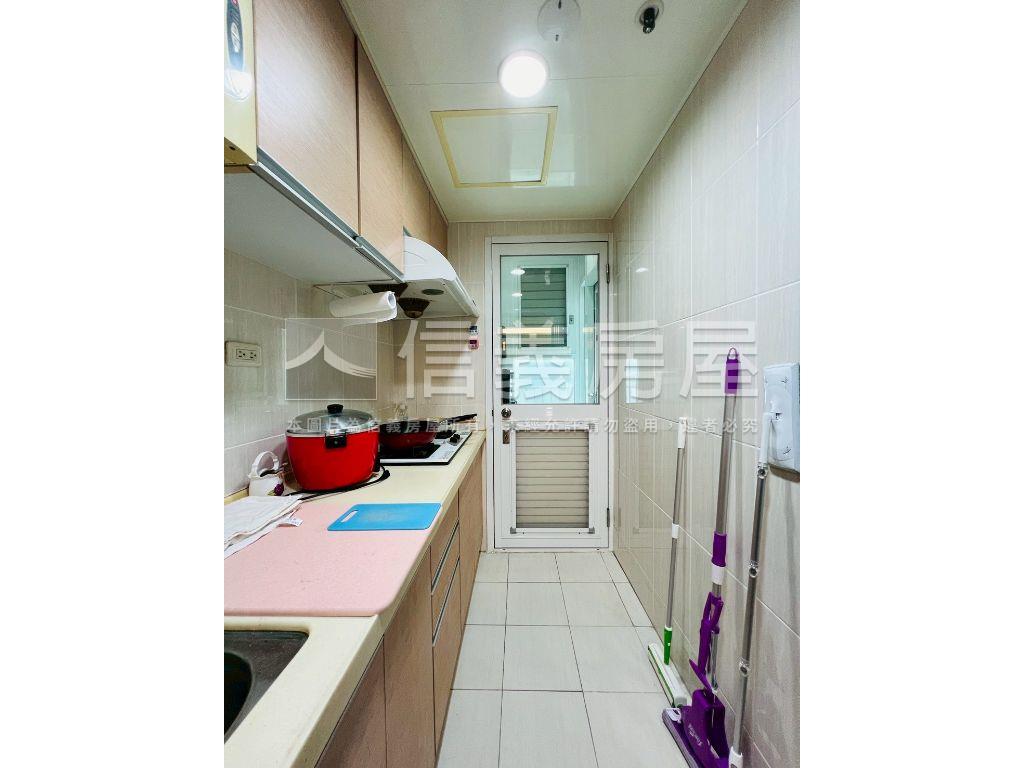 童話世紀稀有挑高高樓美屋房屋室內格局與周邊環境