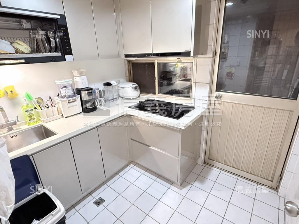 站前●寶時捷三房傑作房屋室內格局與周邊環境