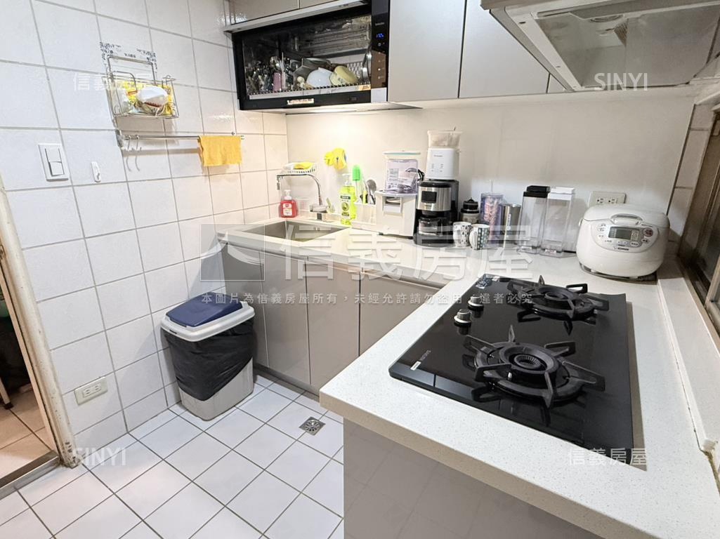 站前●寶時捷三房傑作房屋室內格局與周邊環境