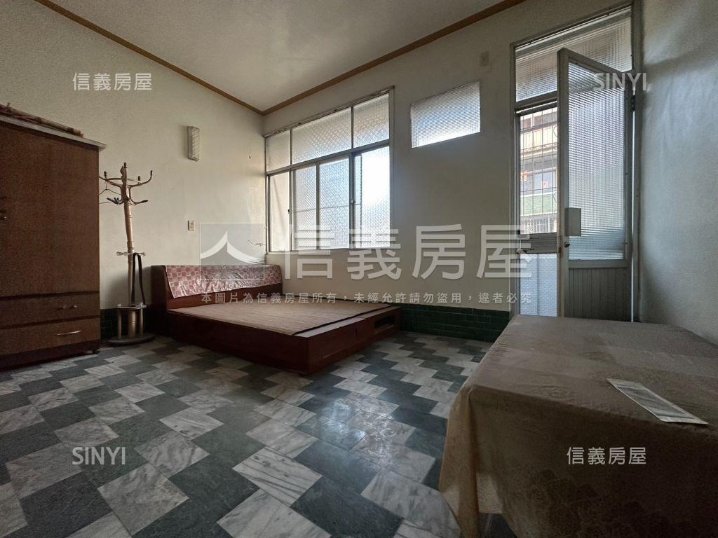 前後臨路傳統透天房屋室內格局與周邊環境