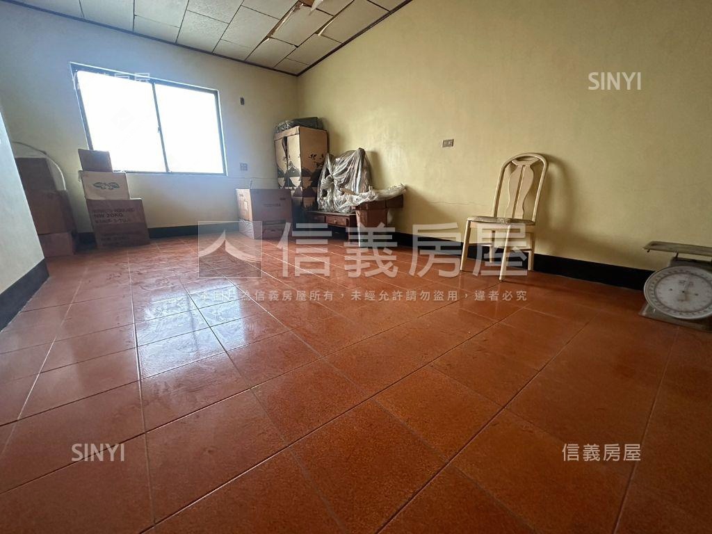 前後臨路傳統透天房屋室內格局與周邊環境