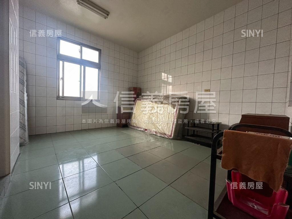 前後臨路傳統透天房屋室內格局與周邊環境