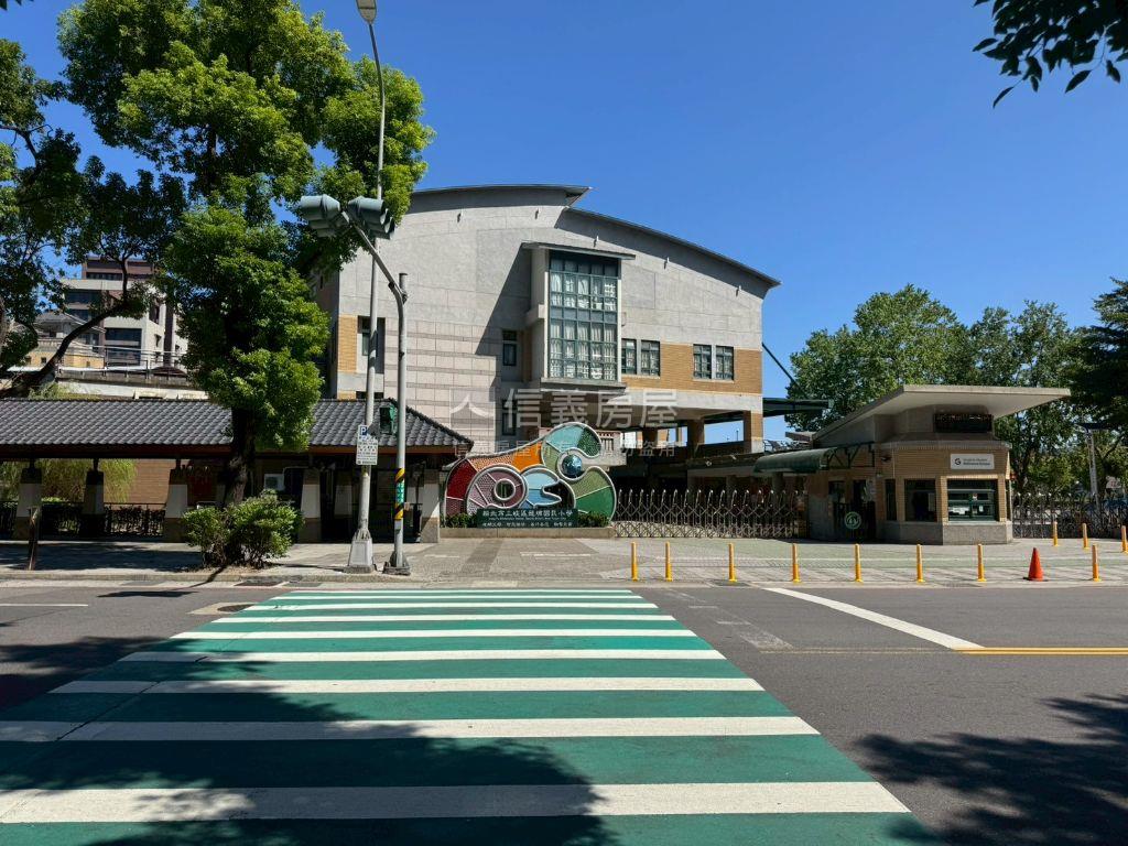 濟弘四期＊制震高樓絕美宅房屋室內格局與周邊環境