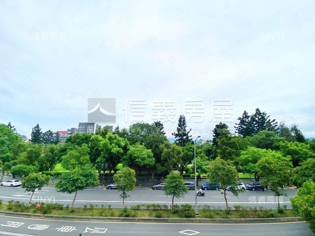 御庭大廈☆面公園四房車位房屋室內格局與周邊環境