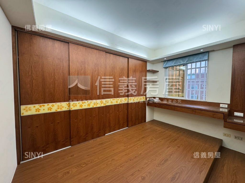 面寬約五米～稀有市府美墅房屋室內格局與周邊環境