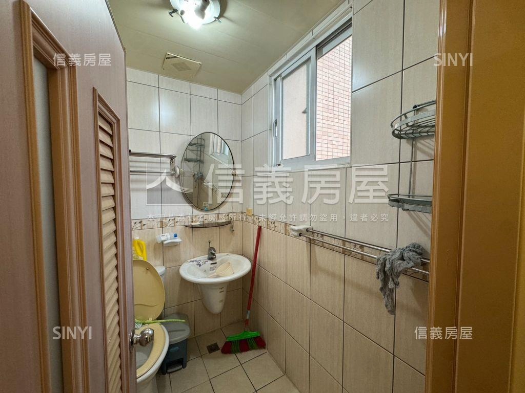 面寬約五米～稀有市府美墅房屋室內格局與周邊環境