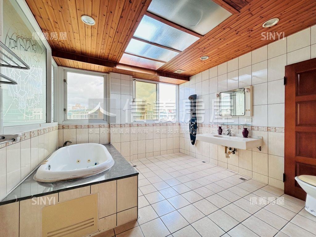 面寬約五米～稀有市府美墅房屋室內格局與周邊環境