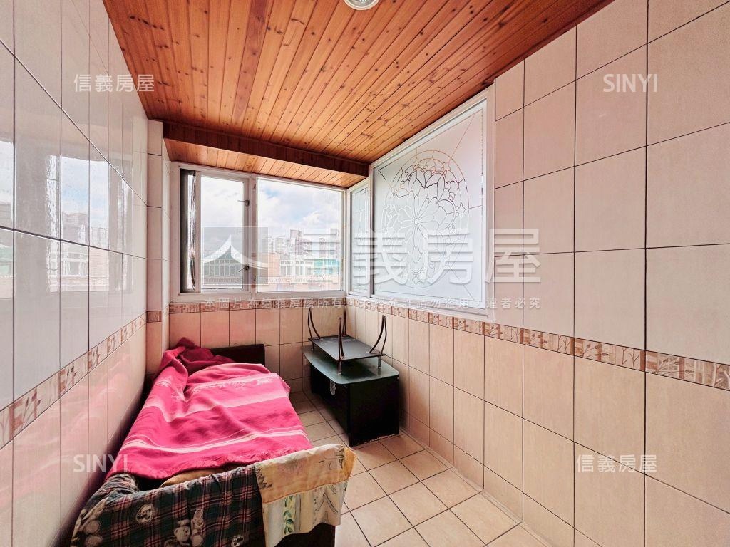 面寬約五米～稀有市府美墅房屋室內格局與周邊環境