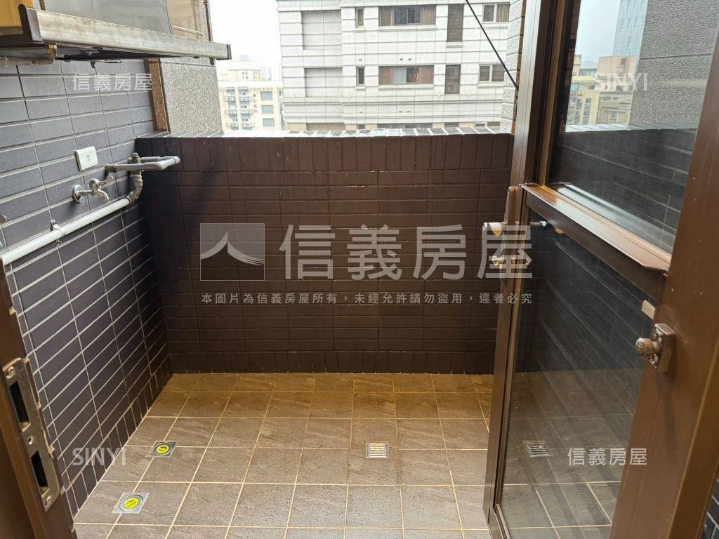 香榭帝寶美三房車位房屋室內格局與周邊環境