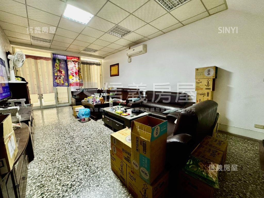 近北屯國小約８米路透天房屋室內格局與周邊環境