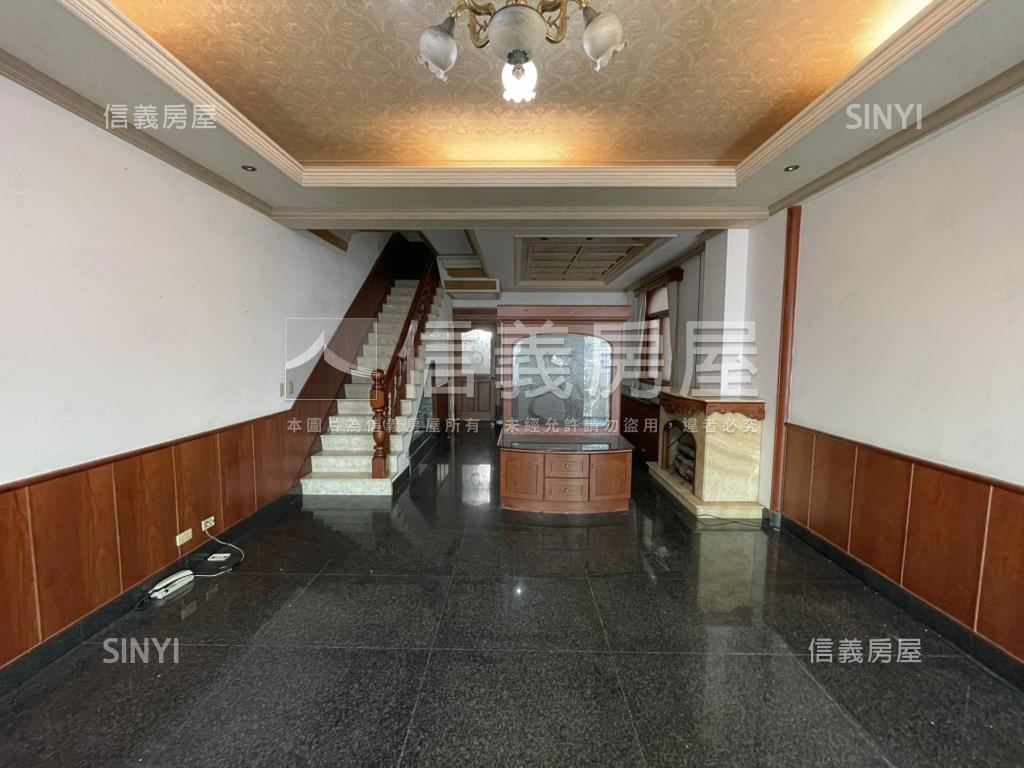 國泰透天車庫別墅房屋室內格局與周邊環境