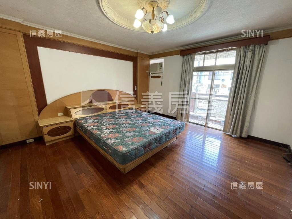 國泰透天車庫別墅房屋室內格局與周邊環境
