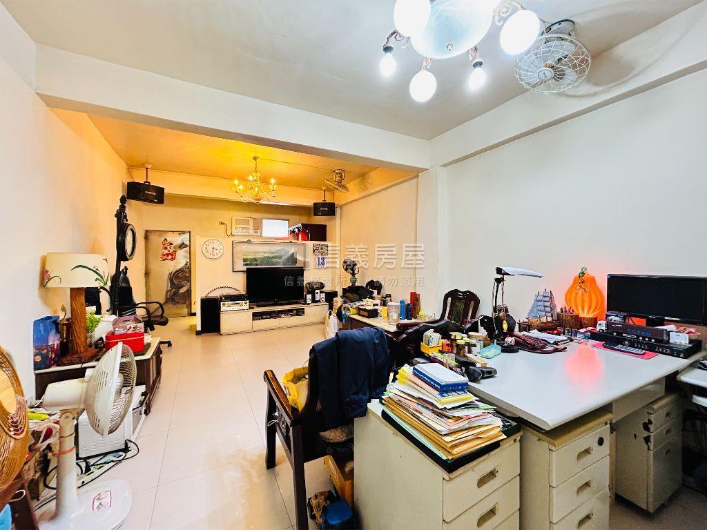 秀江街稀有透天房屋室內格局與周邊環境