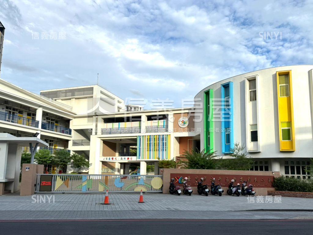 陞霖執美兩房平車面中庭房屋室內格局與周邊環境