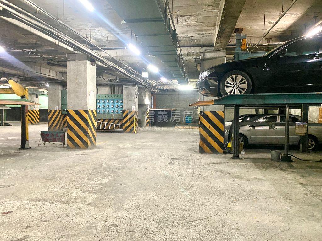【雙星】坡道機械稀有車位房屋室內格局與周邊環境