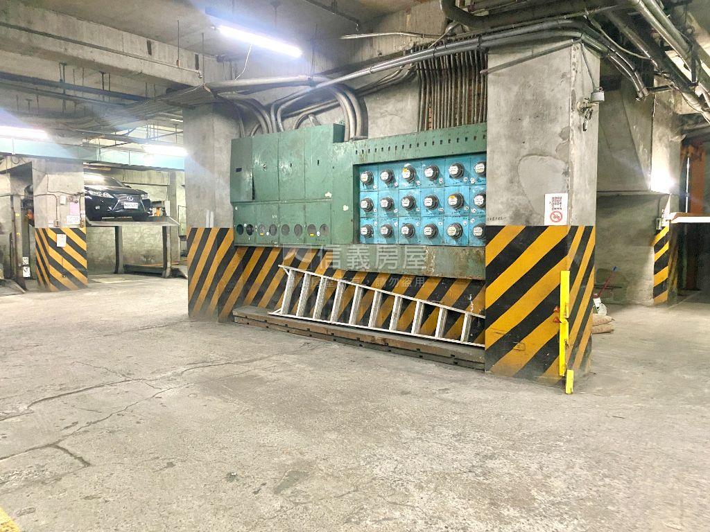 【雙星】坡道機械稀有車位房屋室內格局與周邊環境