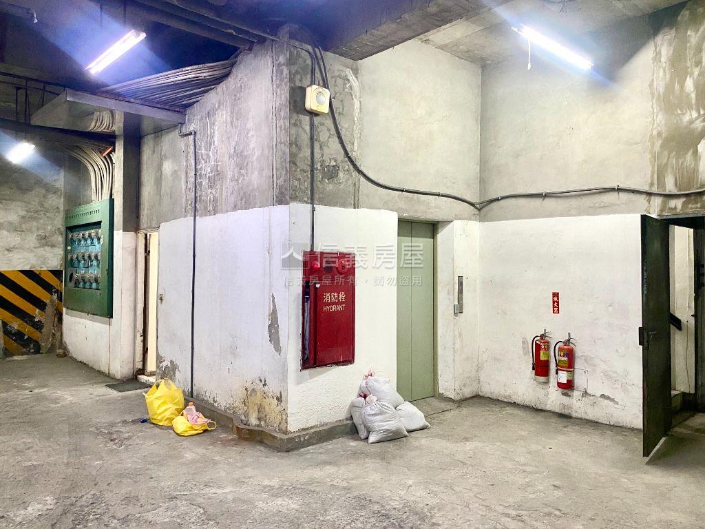 【雙星】坡道機械稀有車位房屋室內格局與周邊環境