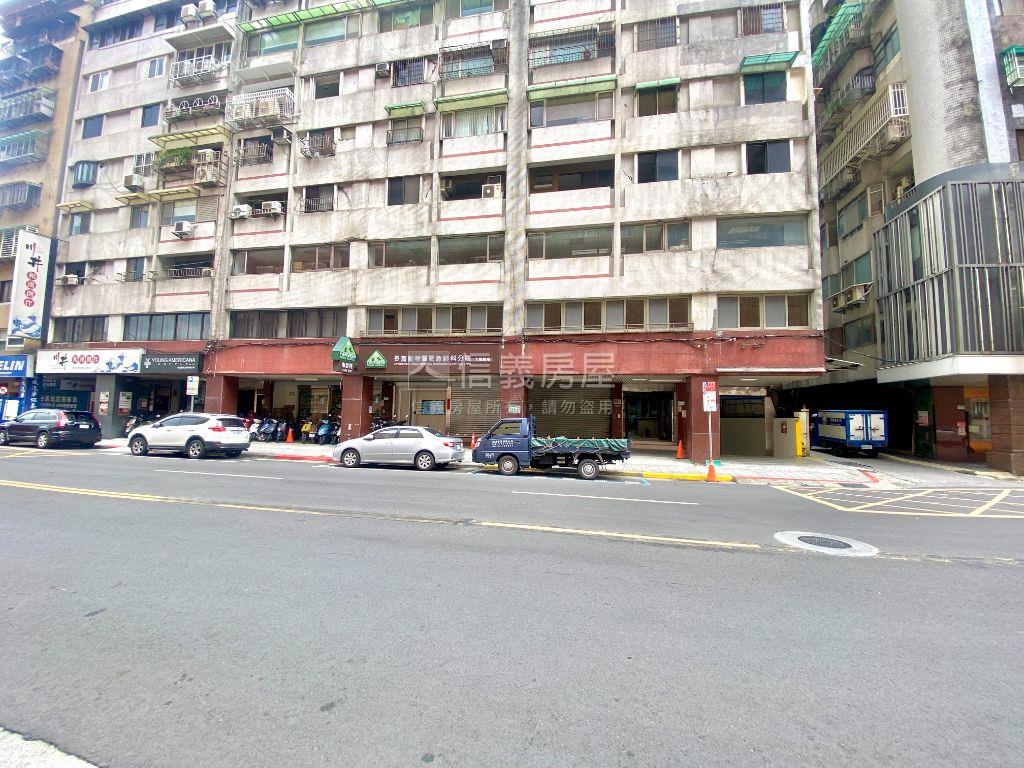 【雙星】坡道機械稀有車位房屋室內格局與周邊環境