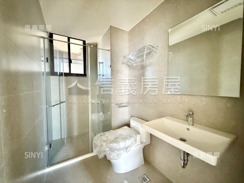 鴻柏鴻上｜大坪數雙車位房屋室內格局與周邊環境