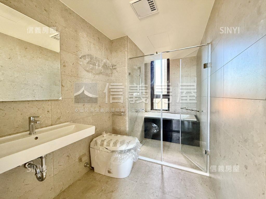 鴻柏鴻上｜大坪數雙車位房屋室內格局與周邊環境