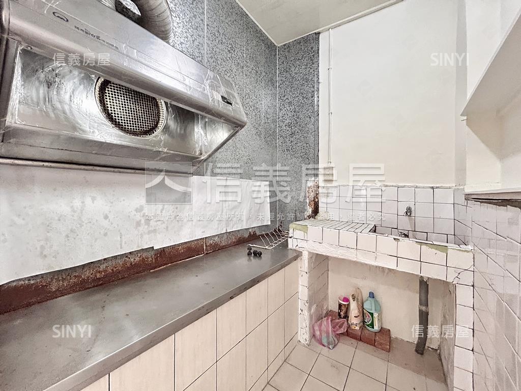 中華街邊間美寓房屋室內格局與周邊環境