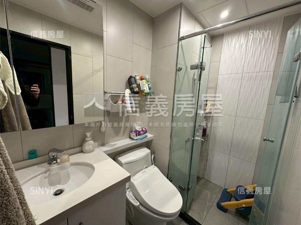 緯德閱河電梯兩房車房屋室內格局與周邊環境