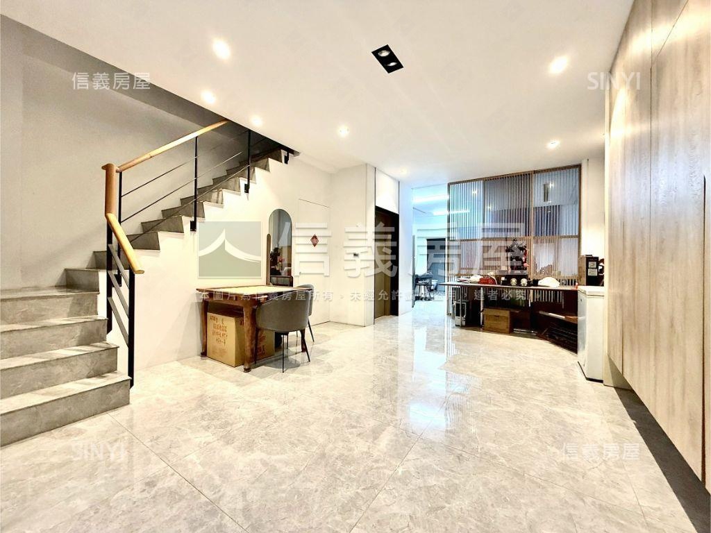 ☆臨路精裝潢臨路美別墅☆房屋室內格局與周邊環境