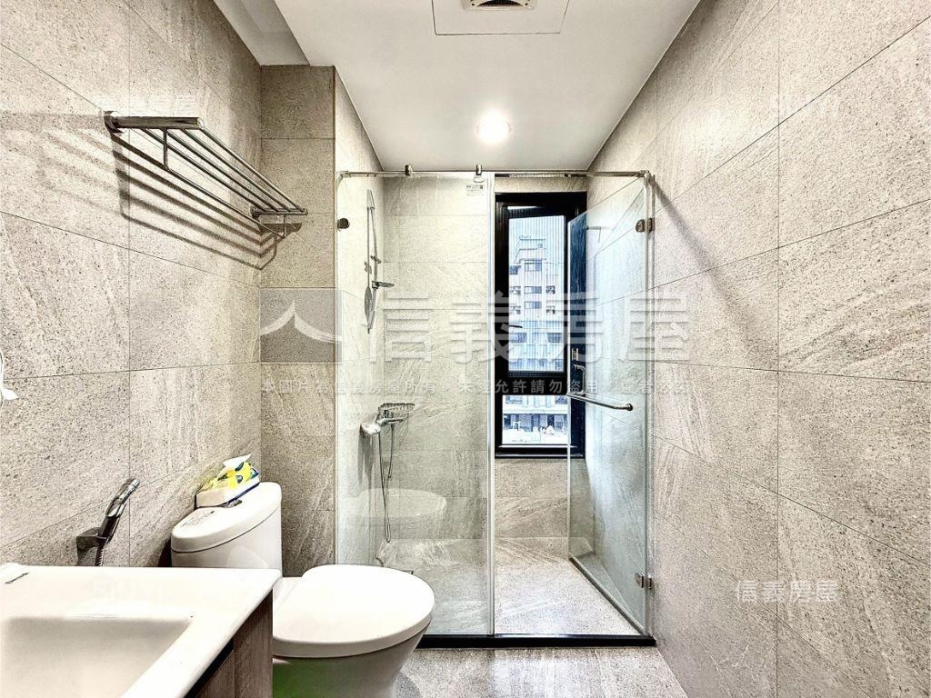 ☆臨路精裝潢臨路美別墅☆房屋室內格局與周邊環境