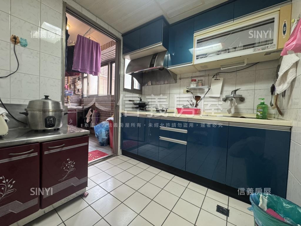 自立Ｅ區景觀三房房屋室內格局與周邊環境