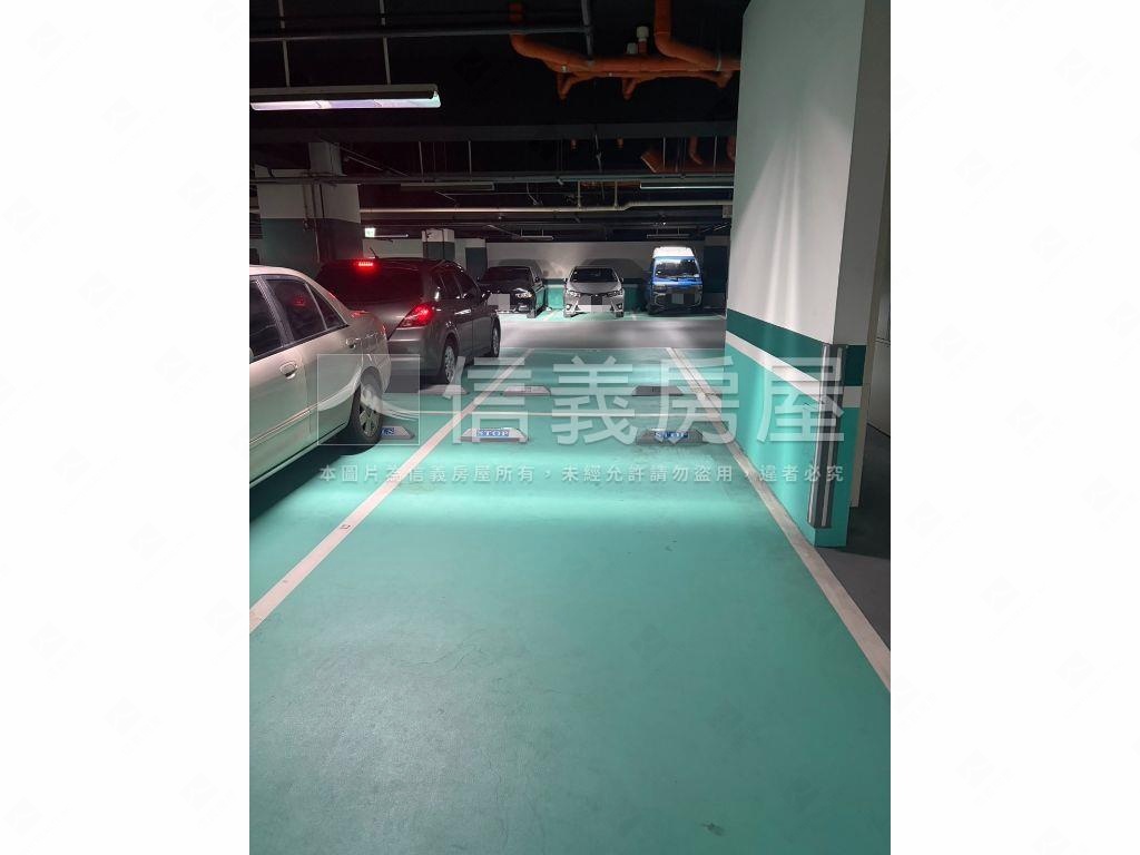 菁英薈二期漂亮３房車位房屋室內格局與周邊環境