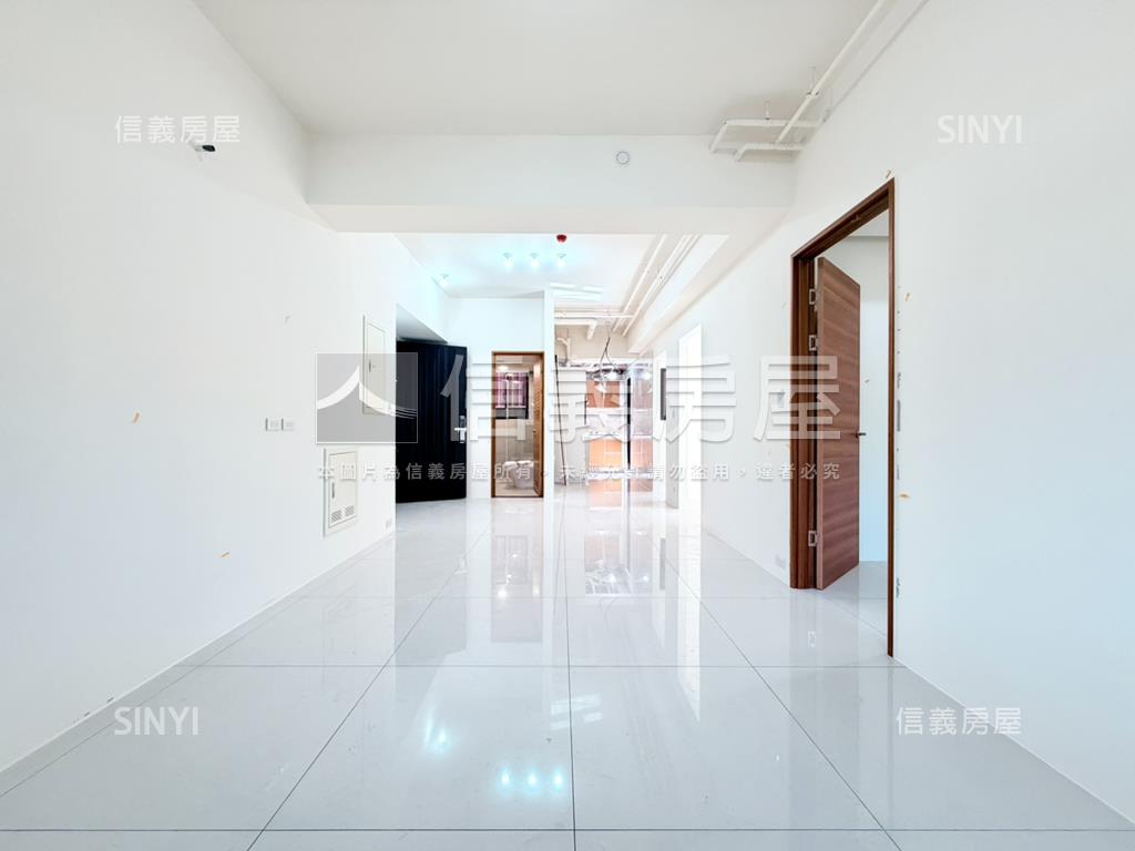 頂溪全新三房含車位房屋室內格局與周邊環境