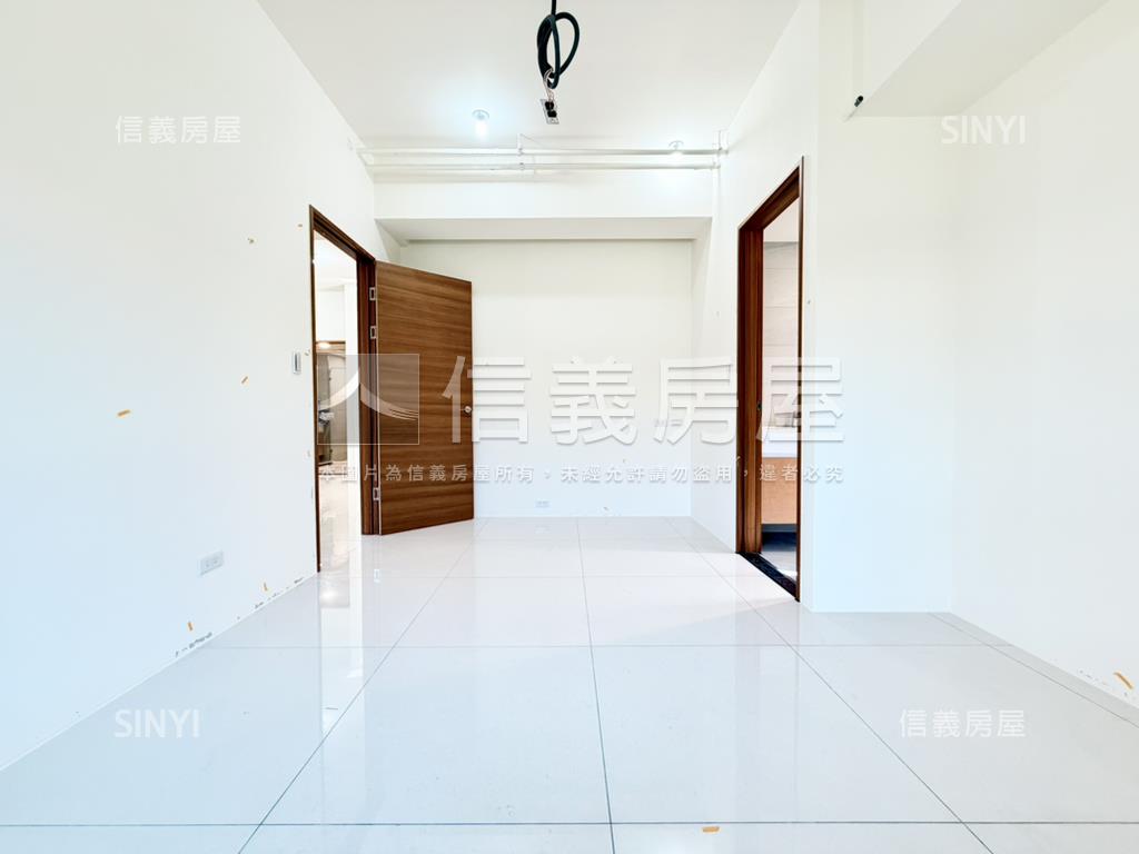 頂溪全新三房含車位房屋室內格局與周邊環境