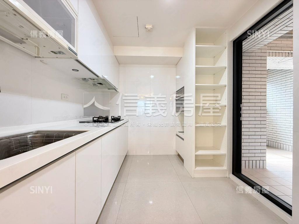 太子欣世界便宜四房雙車位房屋室內格局與周邊環境