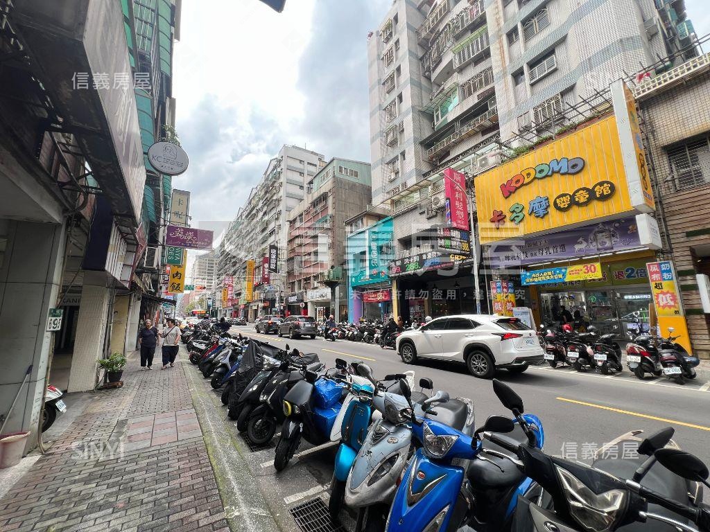 佳瑪百貨方正公寓３房房屋室內格局與周邊環境