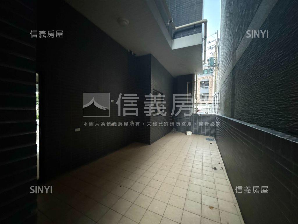 草漯大面寬角間店面房屋室內格局與周邊環境