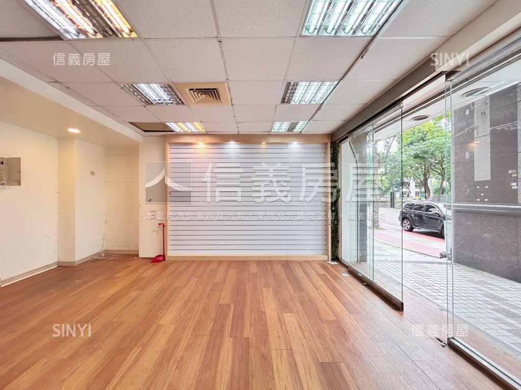 Ａ８文化二路大面寬店面房屋室內格局與周邊環境