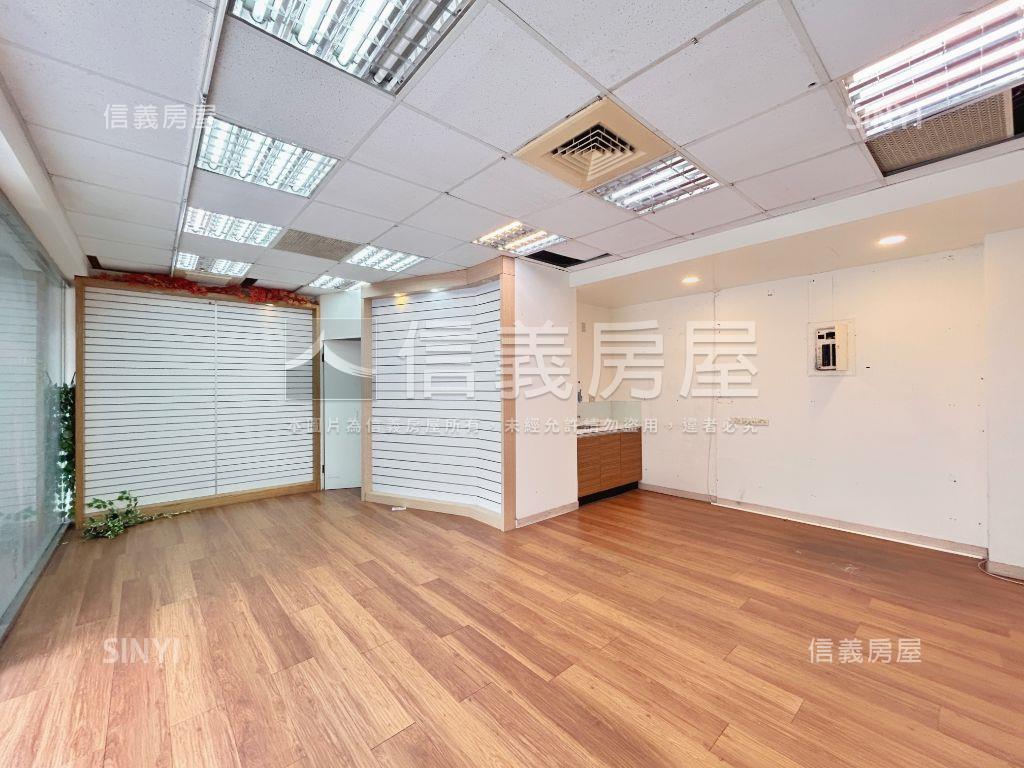 Ａ８文化二路大面寬店面房屋室內格局與周邊環境