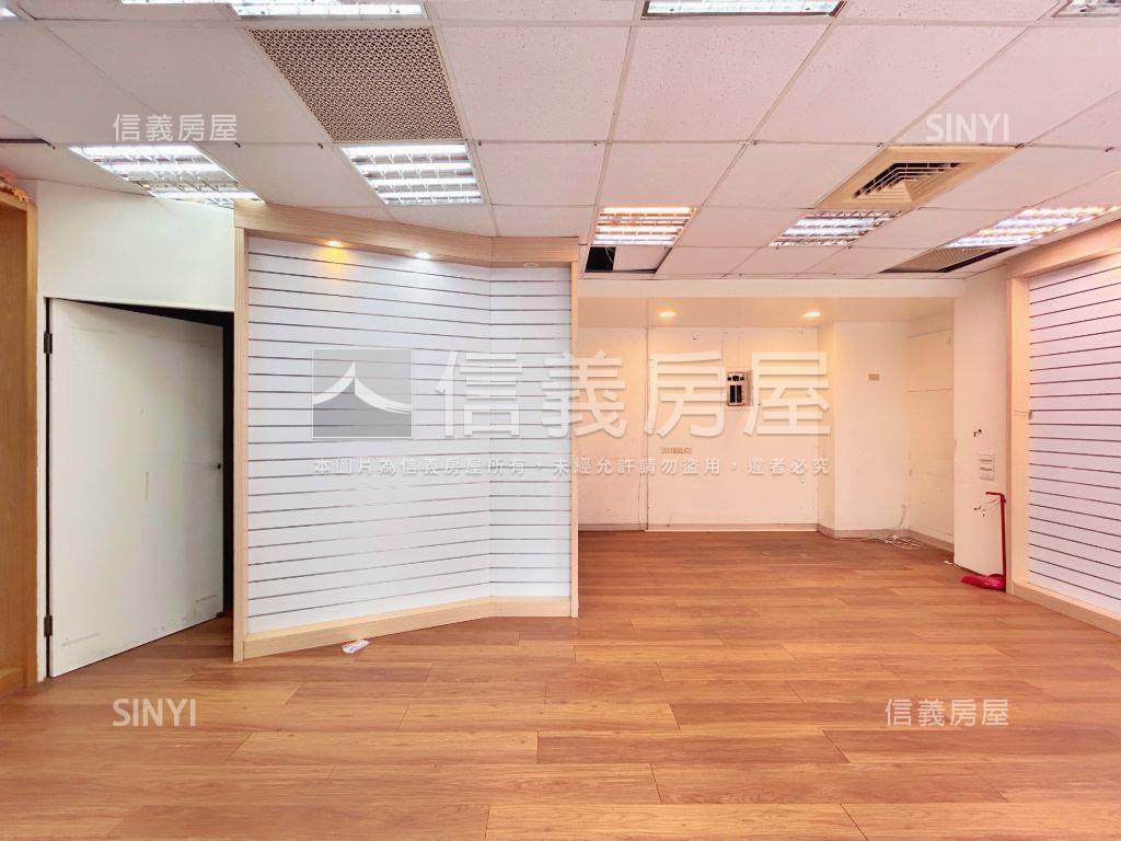 Ａ８文化二路大面寬店面房屋室內格局與周邊環境