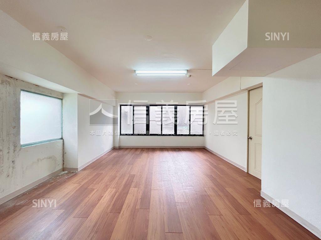 Ａ８文化二路大面寬店面房屋室內格局與周邊環境