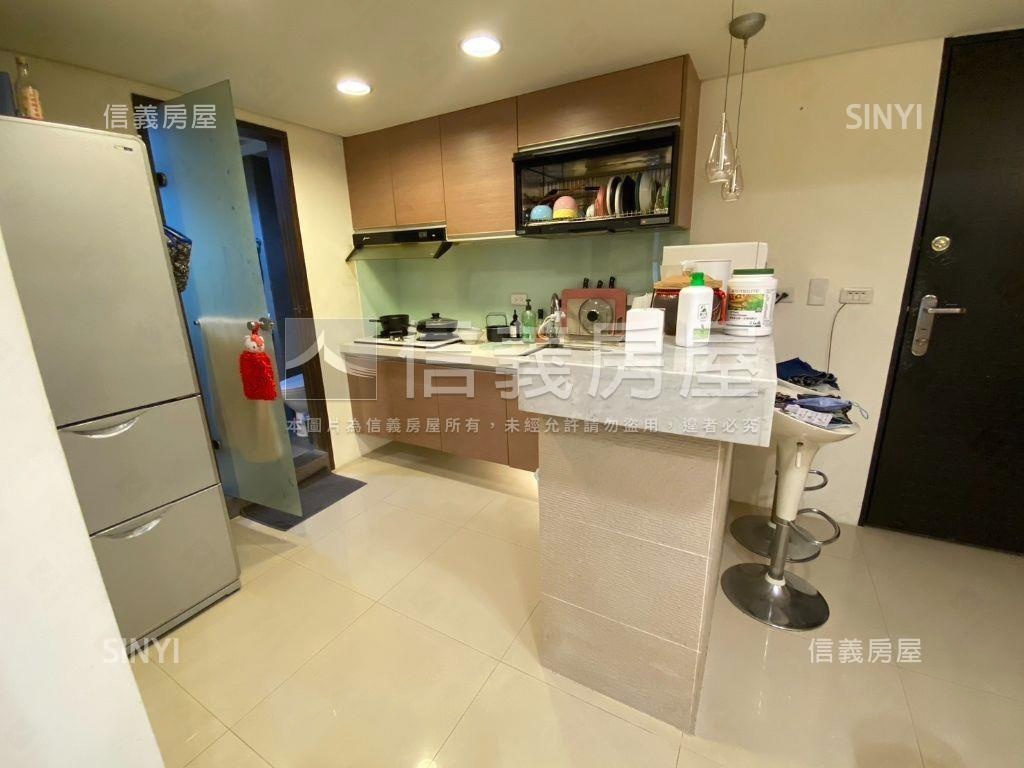 國泰景園兩房有陽台房屋室內格局與周邊環境