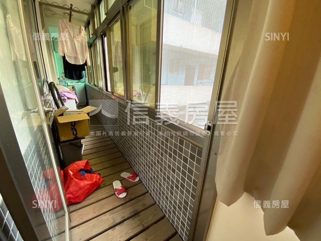 國泰景園兩房有陽台房屋室內格局與周邊環境